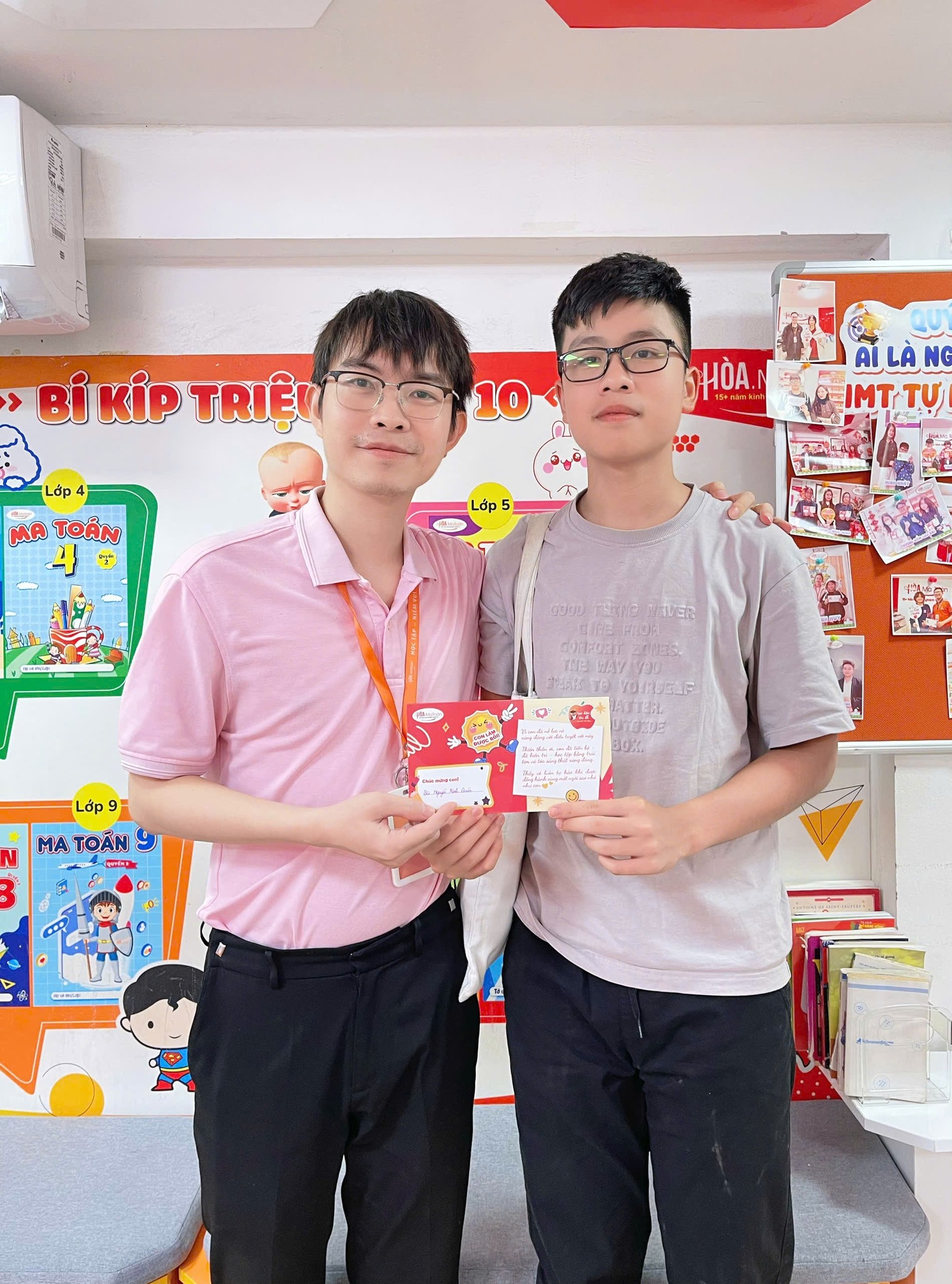 Có thể là hình ảnh về một hoặc nhiều người và văn bản